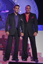 Salman Khan, Sanjay Dutt at Big Boss 5 Launch in Mehboob on 29th Sept 2011 (61).JPG